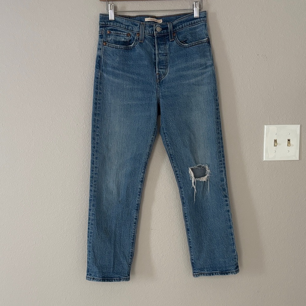 Levi’s Wedgie Straight Classic Blue Straight-Leg Jeans with Distressed Detail 27
